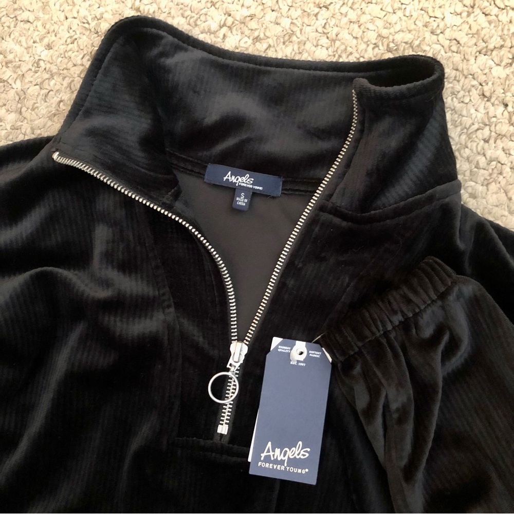 Velvet Jacket - Picture 3 of 3